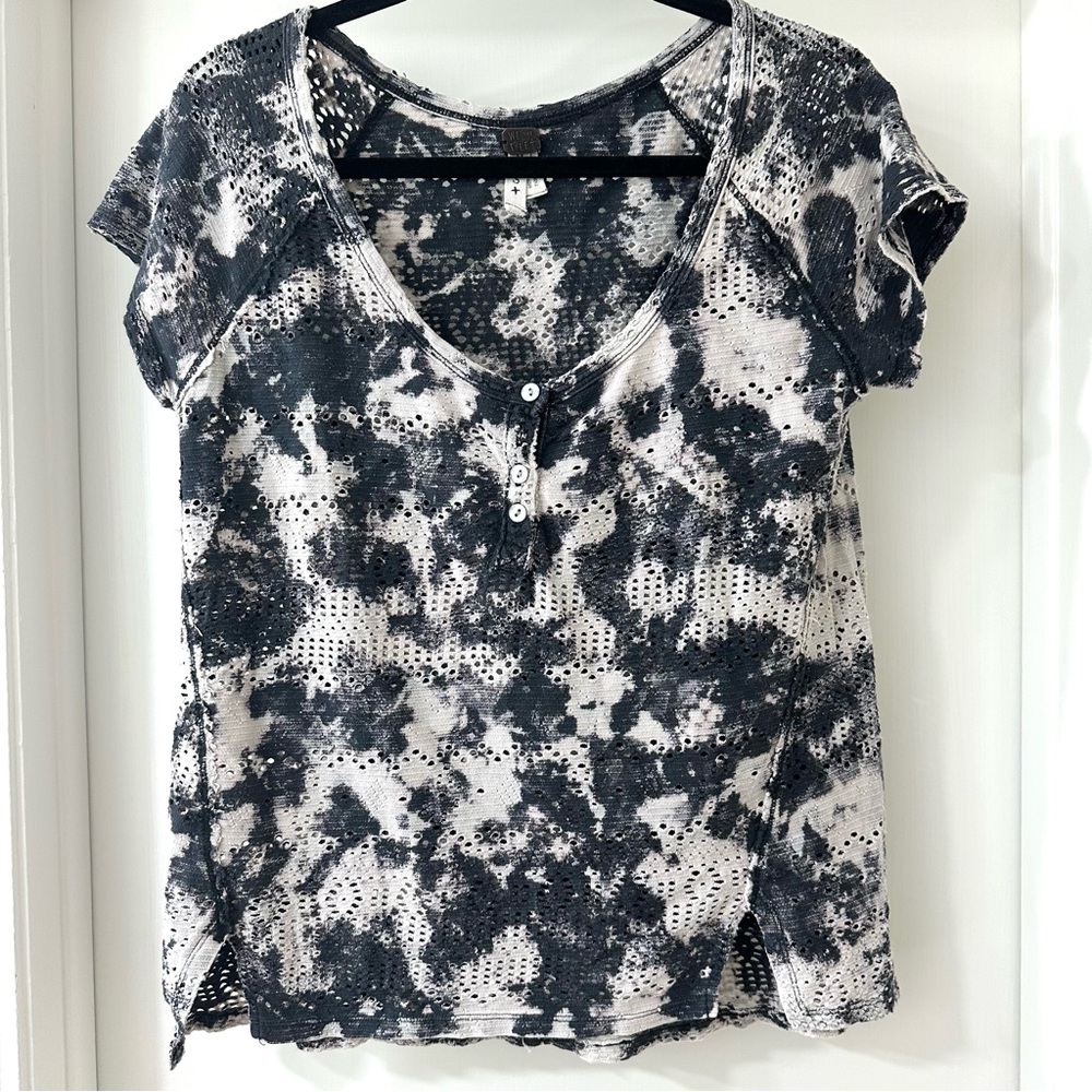We The Free Black & White Knit Short Sleeve Eyelet Top with Buttons, Size S - Picture 1 of 7